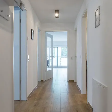 Living Timeless- Happy Living Bodensee Direkt Am See Mit Billard, Parkplatz Und Balkon Fuer Bis Zu 6 Personen Фридрихсхафен Экстерьер фото