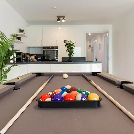 Living Timeless- Happy Living Bodensee Direkt Am See Mit Billard, Parkplatz Und Balkon Fuer Bis Zu 6 Personen Фридрихсхафен Экстерьер фото