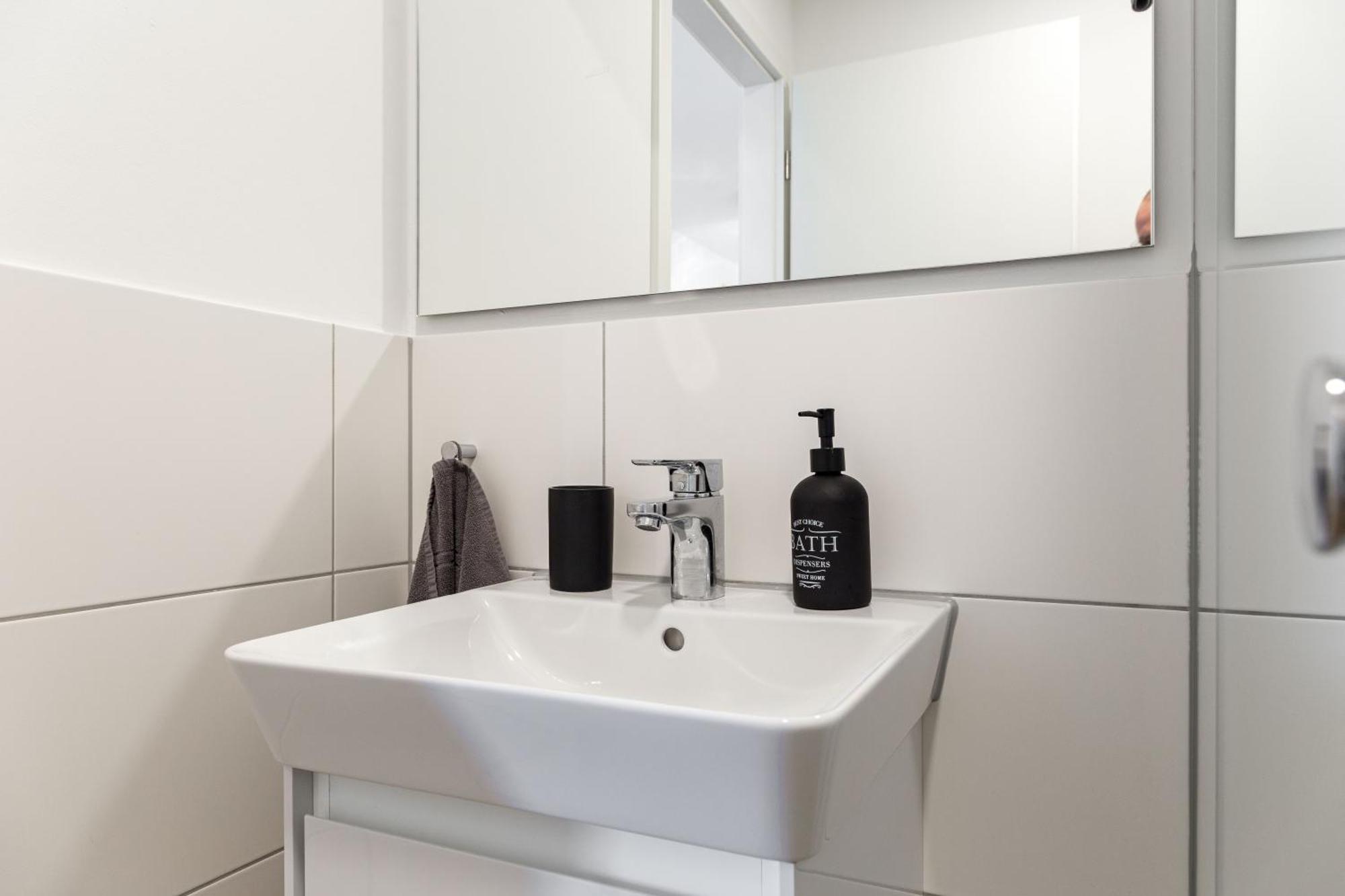 Living Timeless- Happy Living Bodensee Direkt Am Mit Billard, Parkplatz Und Balkon Fuer Bis Zu 6 Personen Apartment