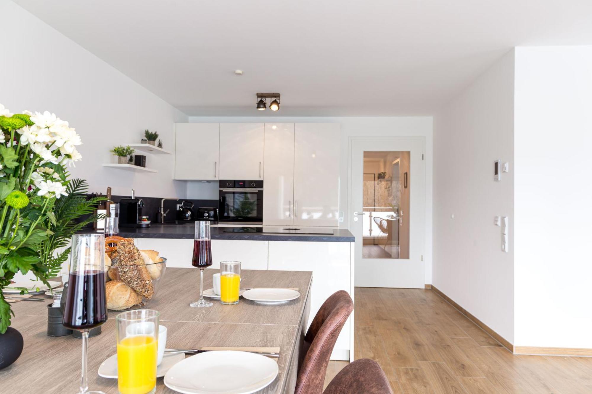 Апартаменты Living Timeless- Happy Living Bodensee Direkt Am Mit Billard, Parkplatz Und Balkon Fuer Bis Zu 6 Personen