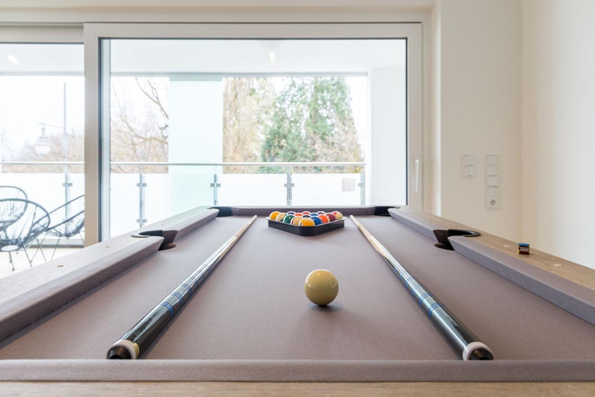 Living Timeless- Happy Living Bodensee Direkt Am Mit Billard, Parkplatz Und Balkon Fuer Bis Zu 6 Personen Апартаменты Фридрихсхафен